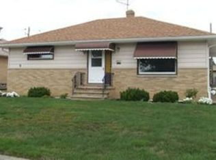 16017 Rowena Ave, Maple Heights, OH 44137