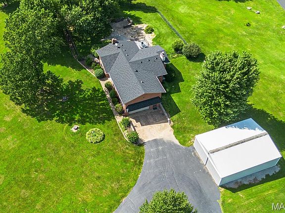 5th image of 13 Timber Oak Dr