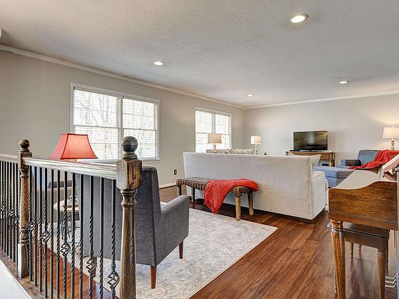 5th image of 740 Twin Branch Dr