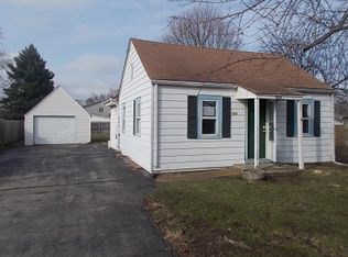 904 Colonial Dr, Machesney Park, IL