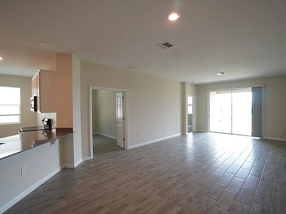 4th image of 1427 Lassen St