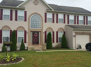 1040 Stone Gate Dr, York, PA 17406