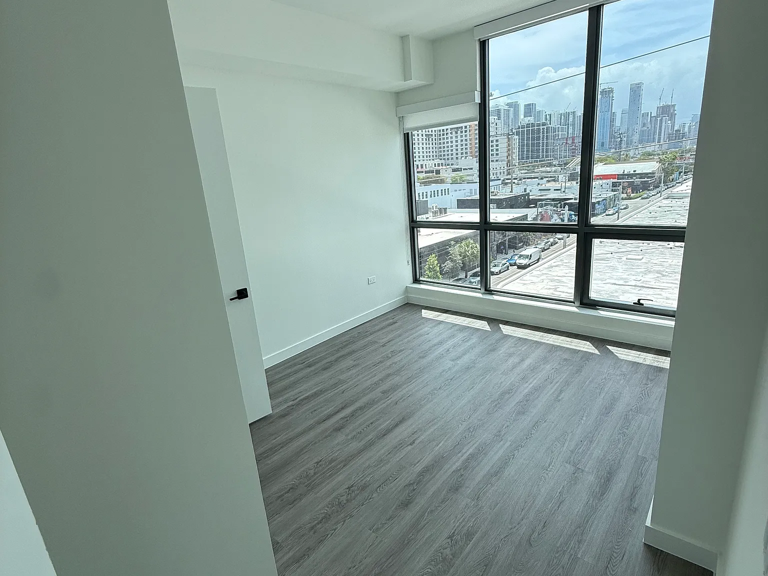 2 bed, 1024 sqft, $3,219 — Photo 3