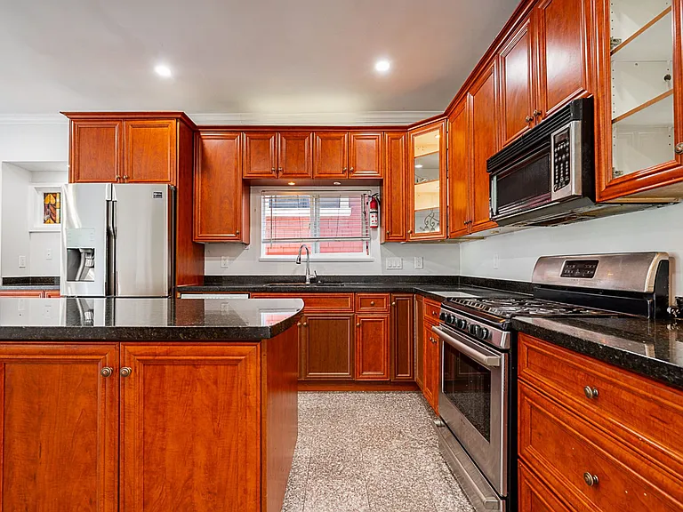 2915 W 5th Ave — Photo 15