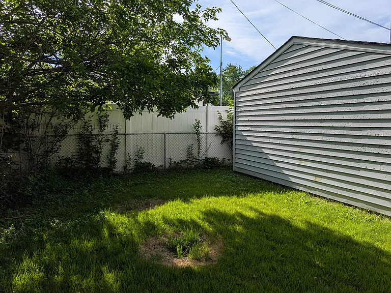 184 W Strathmore Ave — Photo 12