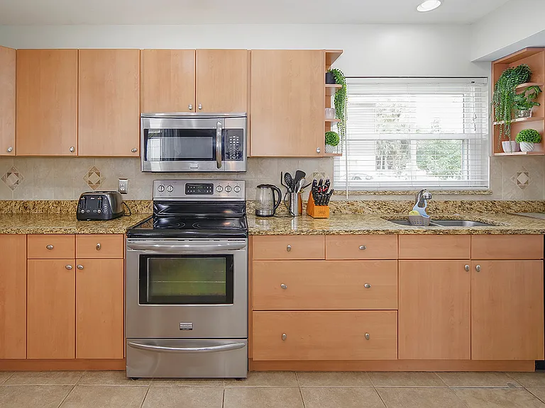 8318 Palma Vista Ln — Photo 21