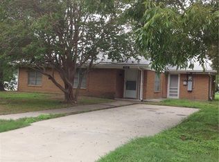 209 S Preston St, Groesbeck, TX 76642
