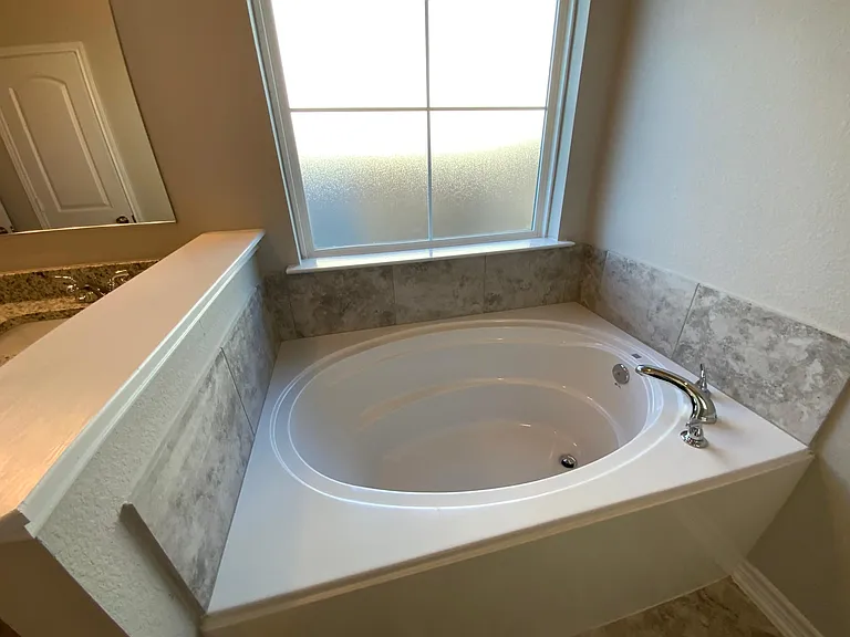 5208 Leaning Tree Dr — Photo 9