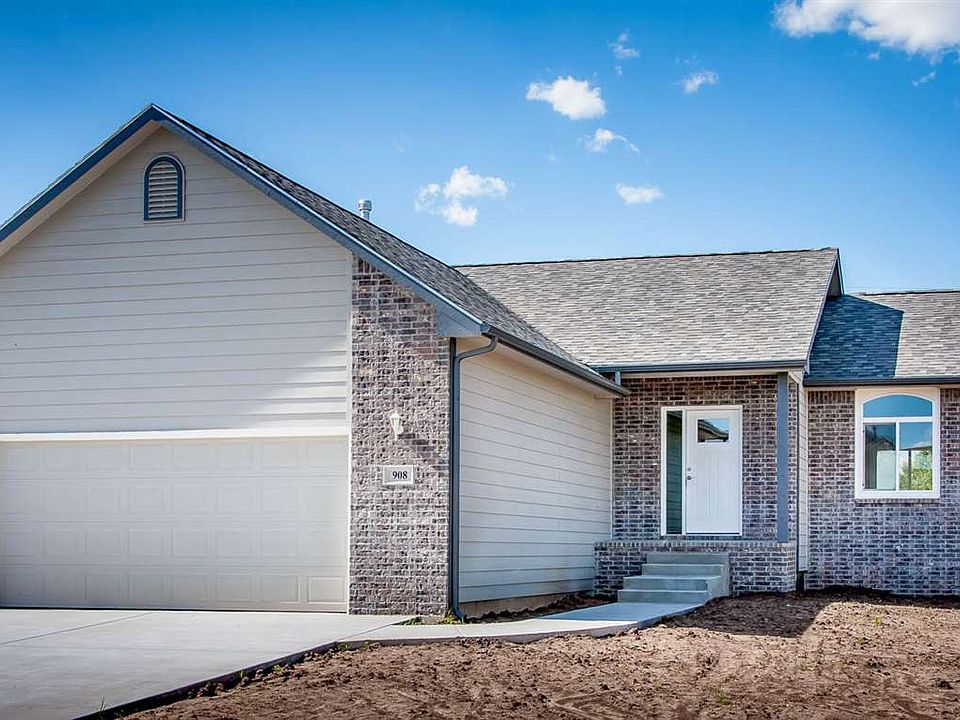 1st image of 908 E Sandalwood Cir