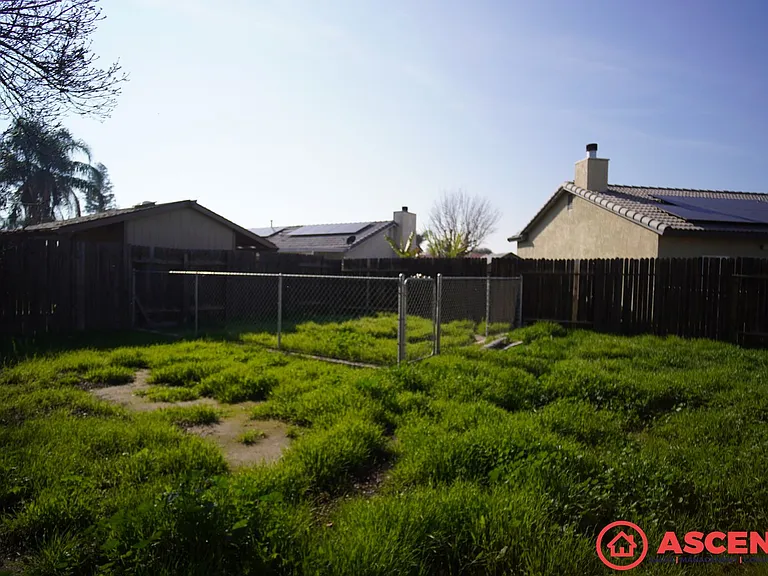 5305 Pine Grove Ct — Photo 17
