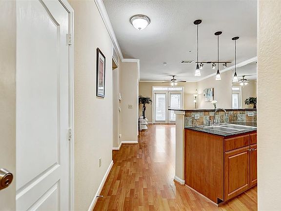 3rd image of 1711 Old Spanish Trl APT 120