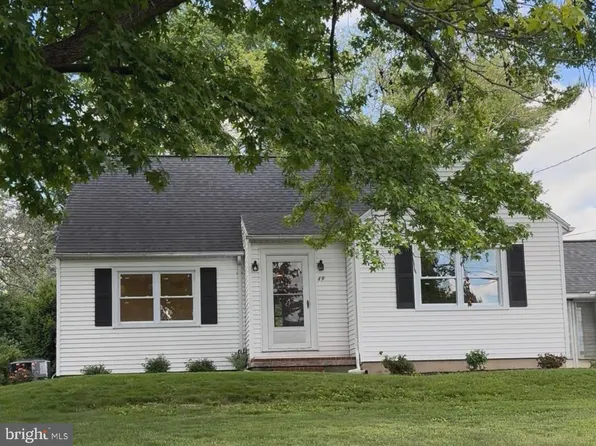 49 Wabank Rd, Millersville, PA 17551
