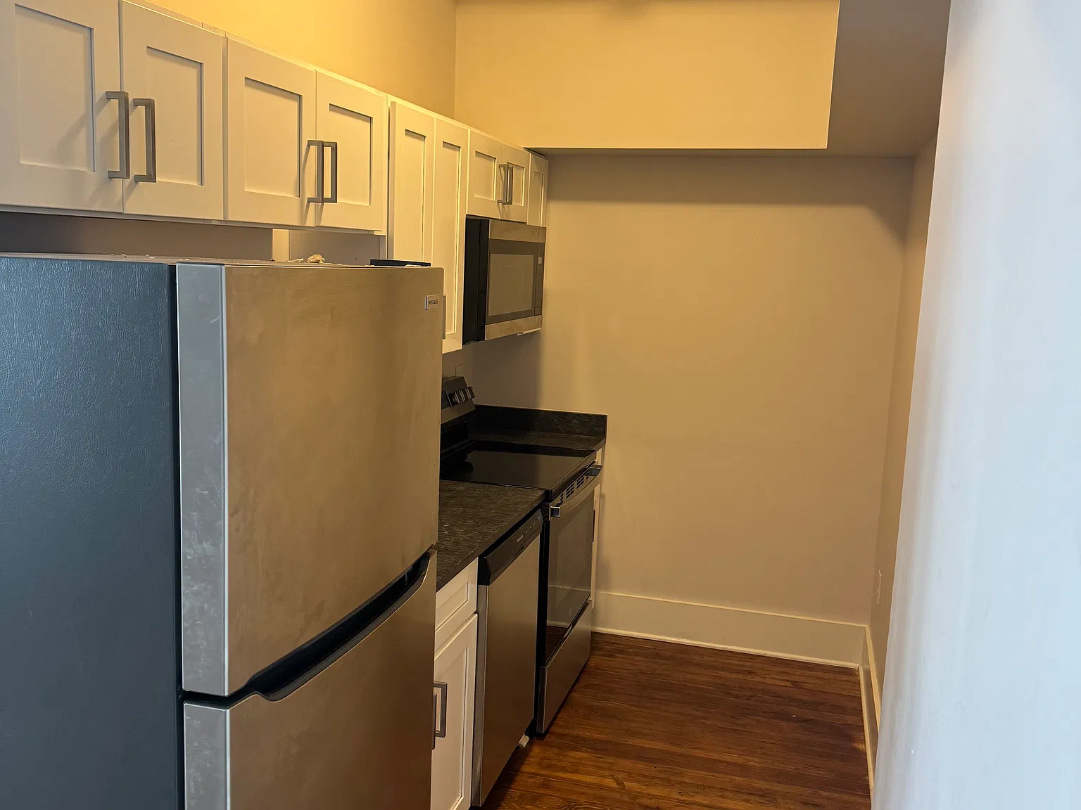 1 bed, $1,200 — Photo 1
