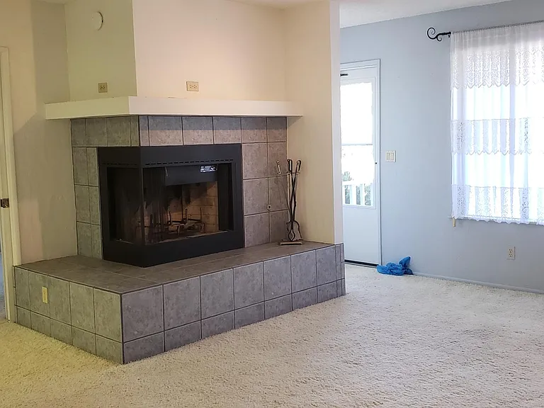 1602 Luna Ct — Photo 22