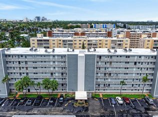 420 NE 12th Ave APT 202, Hallandale Beach, FL 33009