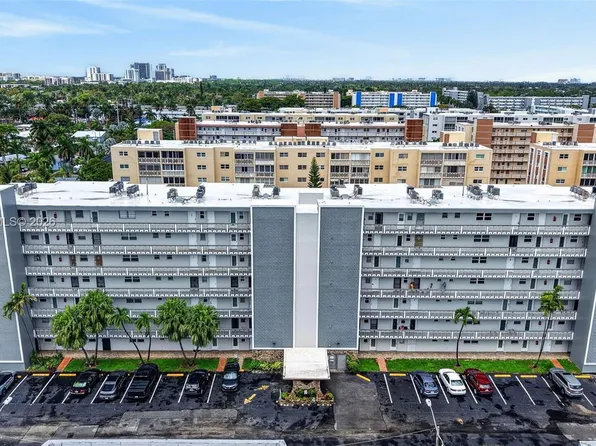 420 NE 12th Ave APT 202, Hallandale Beach, FL 33009