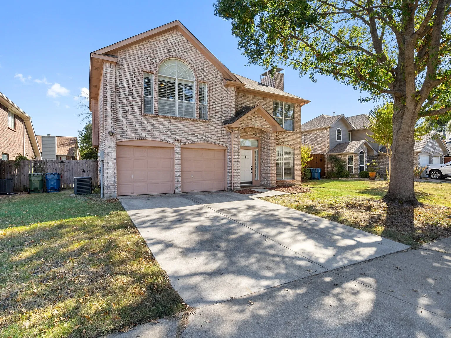 3 bed, 2.5 bath, 1676 sqft, $2,500 — Photo 2