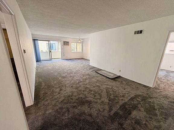3rd image of 1906 Pelham Ave APT 3