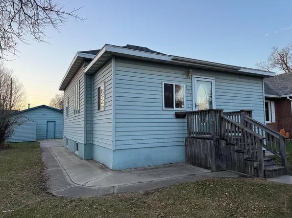 451 Frank Ave SE, Huron, SD 57350