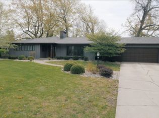 1107 Ellis Dr, Charles City, IA 50616