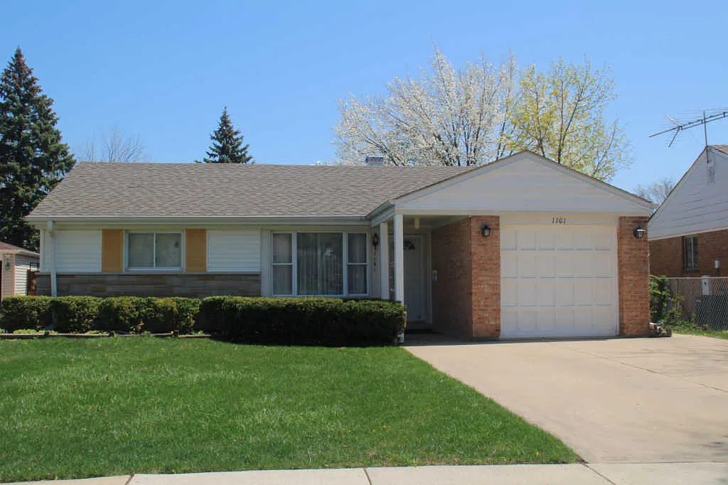 1101 E Grant Dr photo 1