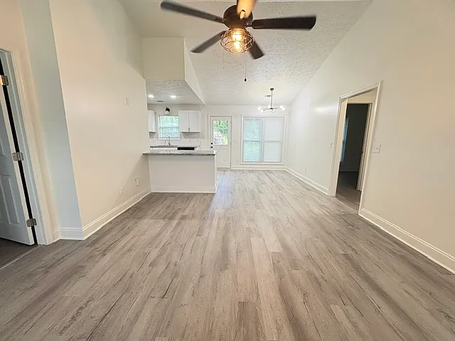 705 Wehring Ln — Photo 2