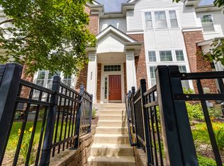 533 Plaza Pl #533, Aurora, IL 60504
