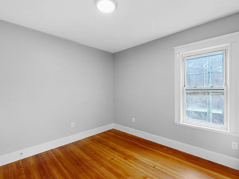 8 Brastow Ave #3L — Photo 4