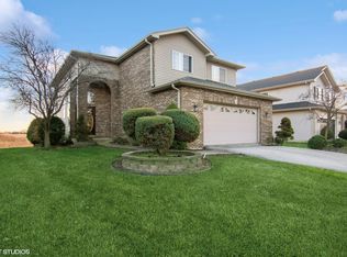 607 Clover Ln, University Park, IL