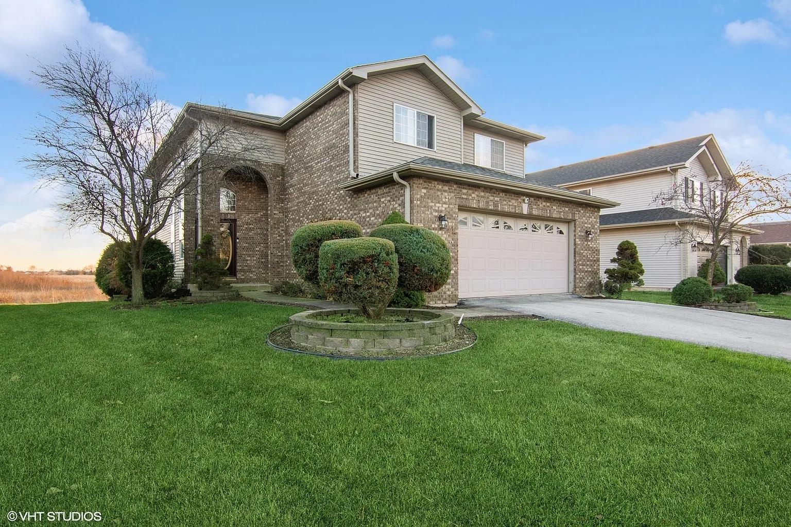 607 Clover Ln photo 1