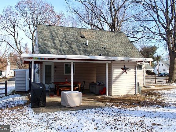 4th image of 80 Washington Ave