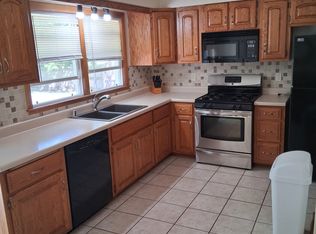 4309 S 35th St, Greenfield, WI 53221
