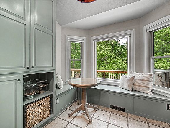 5th image of 17 Webbly Ln