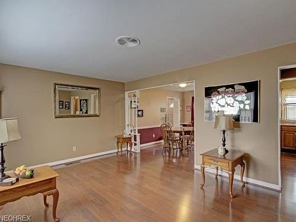 4th image of 566 Pierce Dr