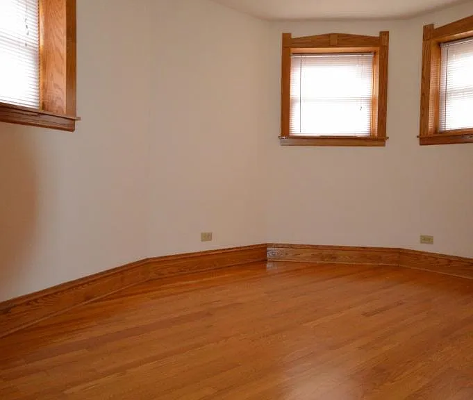 2116 W Berteau Ave #1 — Photo 6
