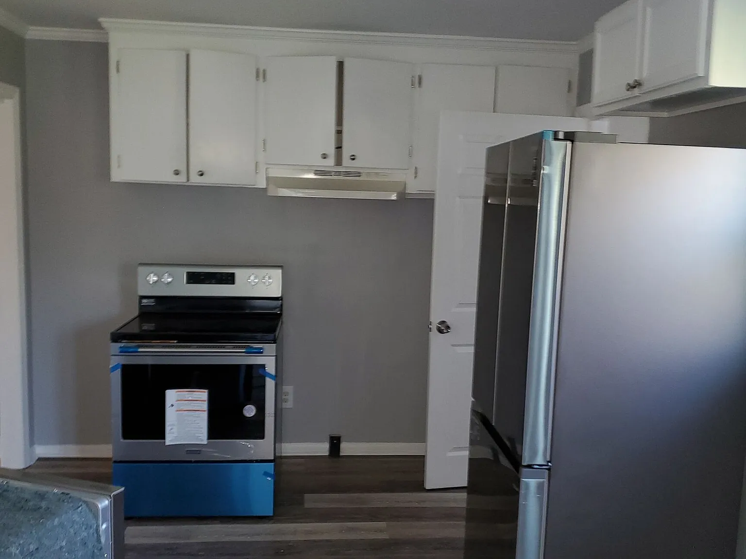 3 bed, 2.0 bath, $1,100 — Photo 1
