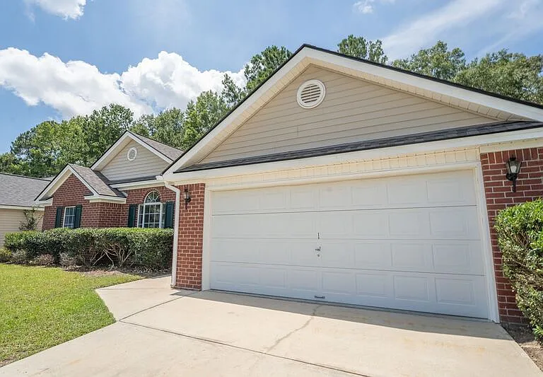 123 W Tisbury Ln — Photo 4