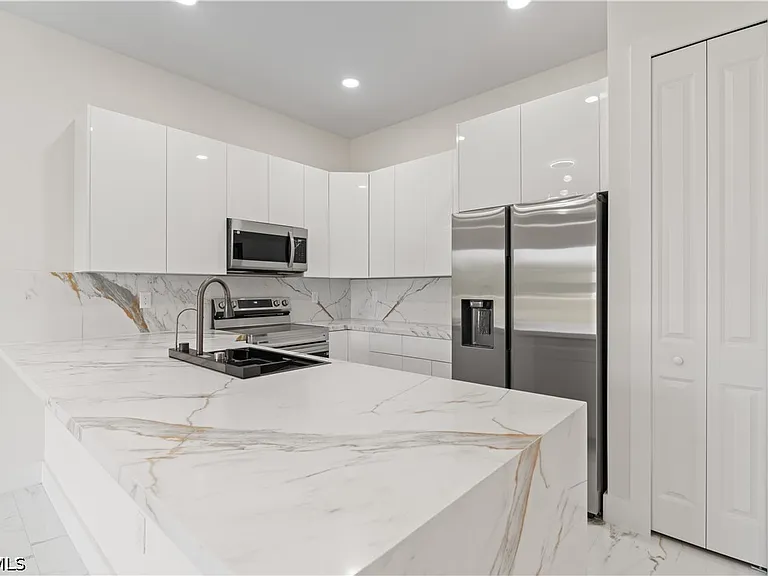 430 Petite Ave — Photo 22