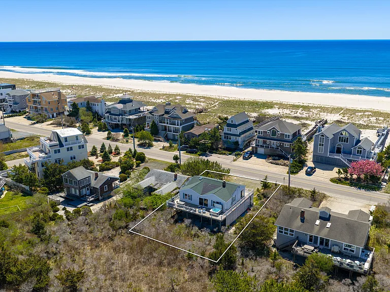 898 Dune Rd — Photo 26