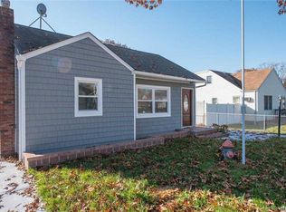 74 Sharp St, Patchogue, NY 11772