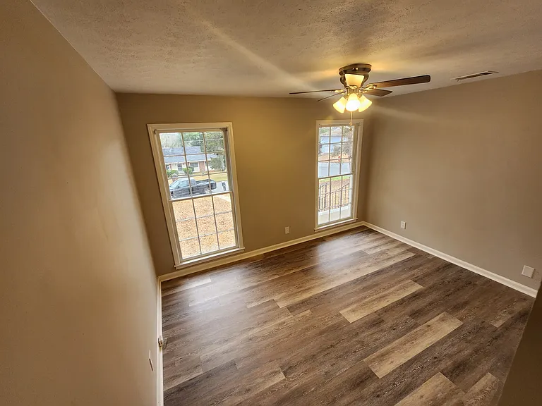5401 Lichfield Rd — Photo 26
