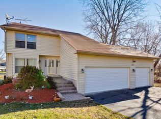 501 Monterrey Ter, McHenry, IL 60050