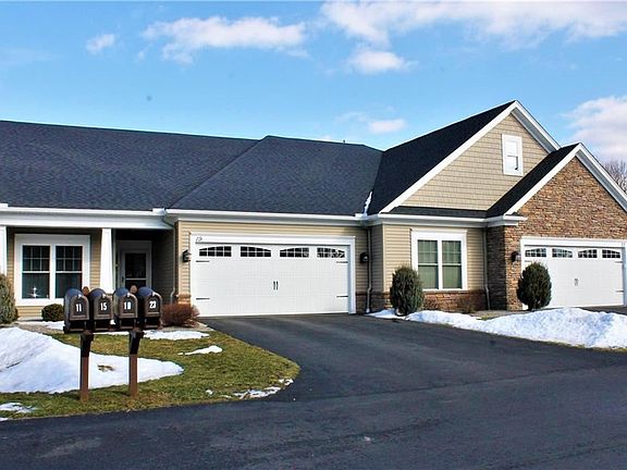3rd image of 19 Tannon Dr S