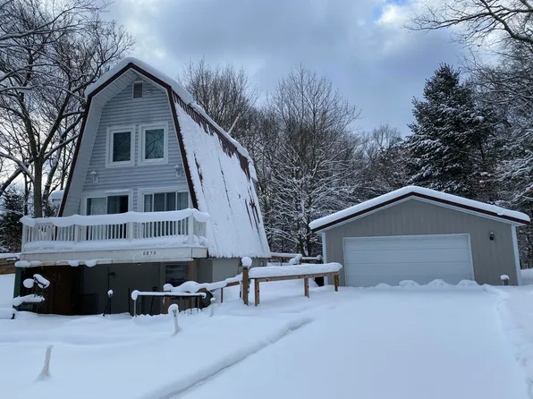 6859 Clover Rd, Twin Lake, MI 49457