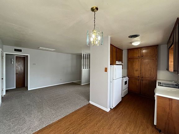 4th image of 4805 Lavaca Dr