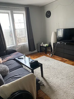 Rented by Chana Ofek, LREB | media 10