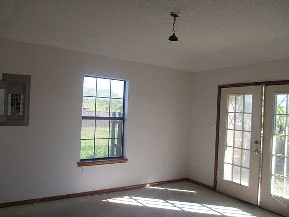 2nd image of 489 Medford Ave