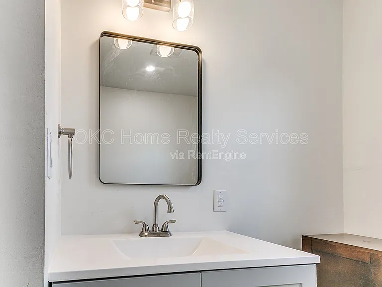 1812 W Noble Ave — Photo 49