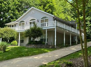 684 King Beach Dr, Howard, OH 43028