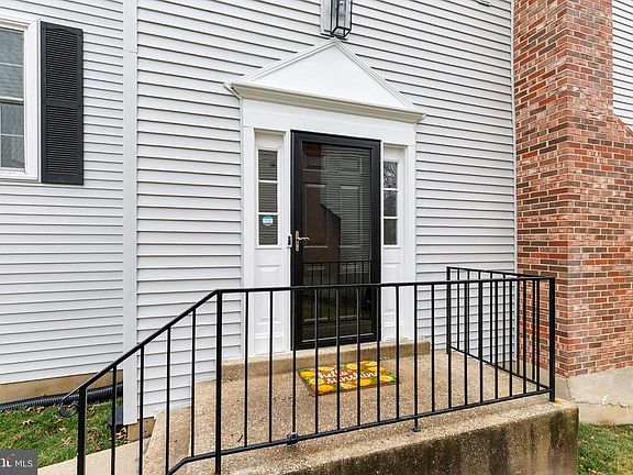 2nd image of 3133 Beaverwood Ln
